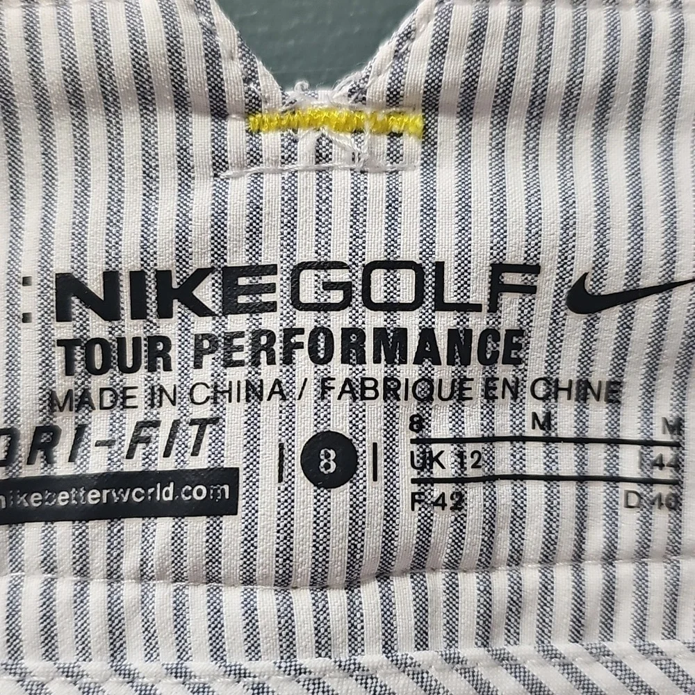 Golf Skort, Sear Sucker Stripes. Size 8. Dry‎ Fit. 4 Pockets.